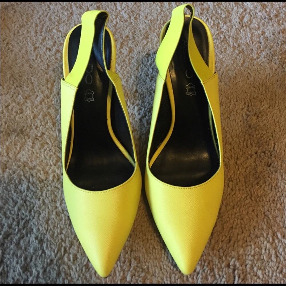 Neón & black Aldo pumps 2 pairs